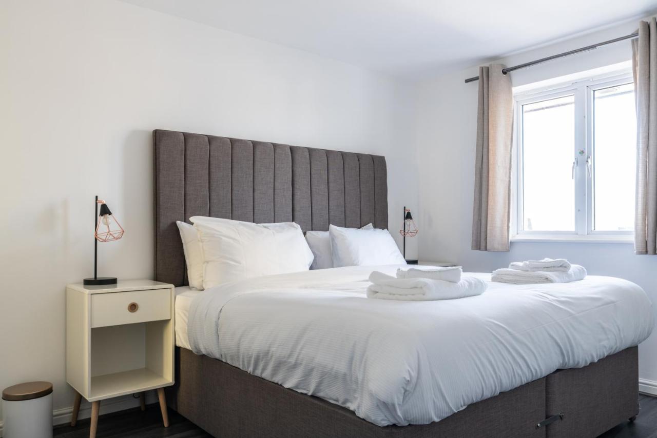 Suites By Rehoboth - Abbey Wood Station - London Zone 4 外观 照片