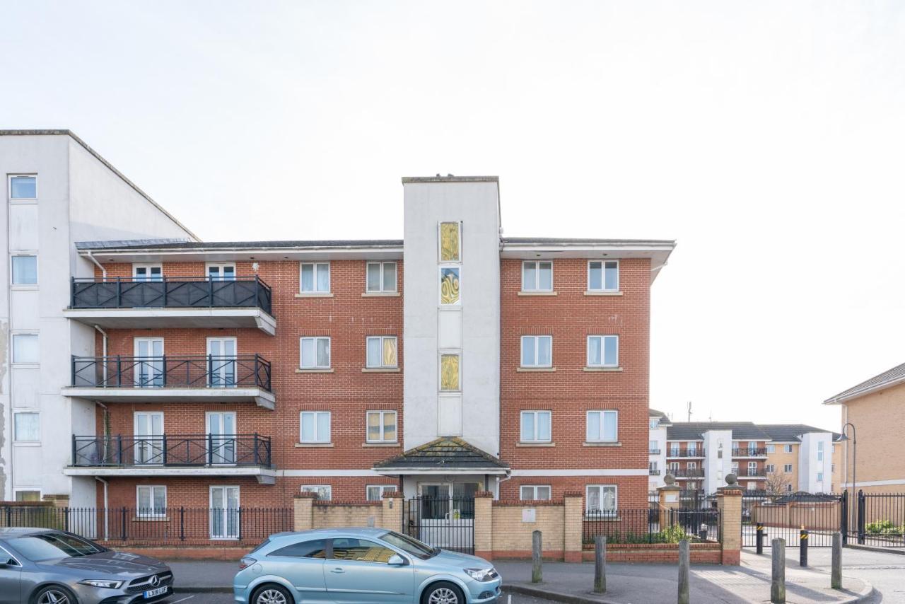 Suites By Rehoboth - Abbey Wood Station - London Zone 4 外观 照片