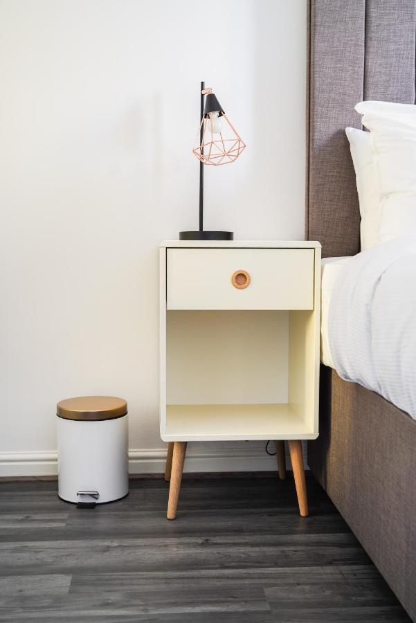 Suites By Rehoboth - Abbey Wood Station - London Zone 4 外观 照片