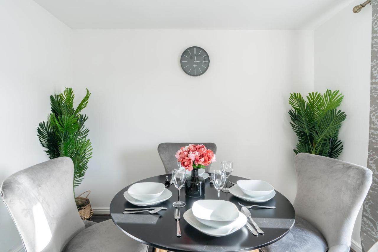 Suites By Rehoboth - Abbey Wood Station - London Zone 4 外观 照片