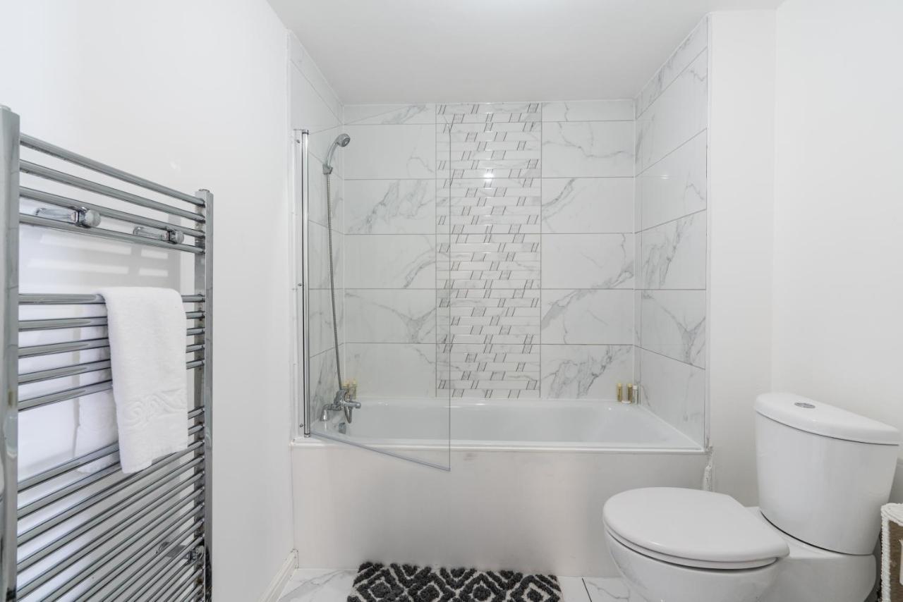 Suites By Rehoboth - Abbey Wood Station - London Zone 4 外观 照片