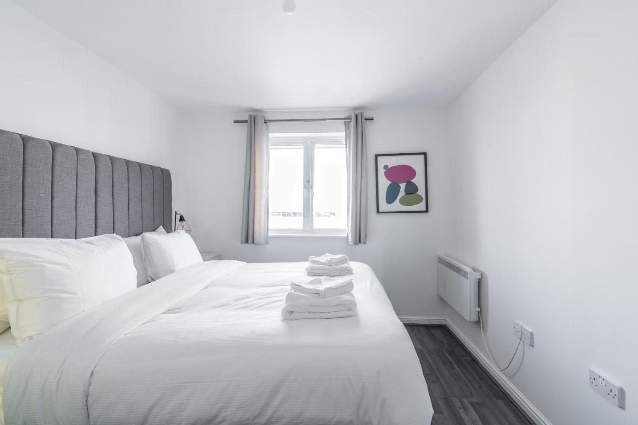 Suites By Rehoboth - Abbey Wood Station - London Zone 4 外观 照片