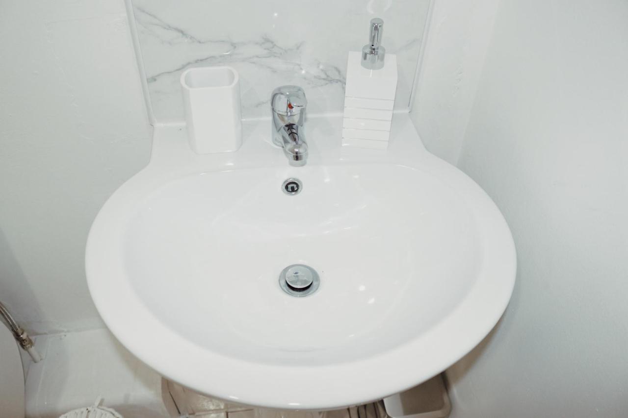 Suites By Rehoboth - Abbey Wood Station - London Zone 4 外观 照片